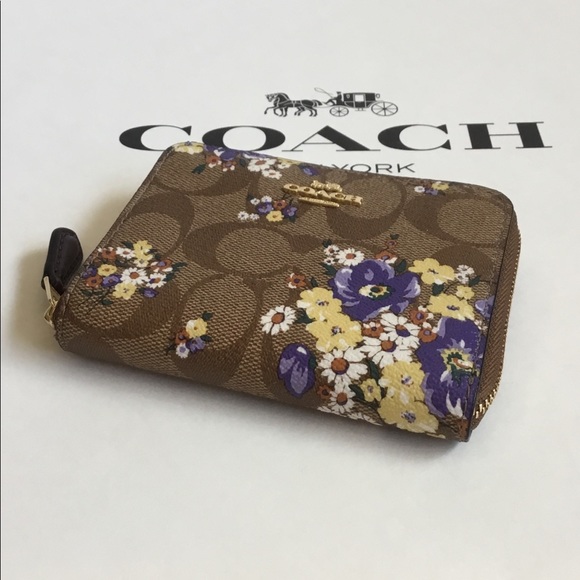 ⛔️SOLD ⛔️🌻Coach Small Zip Around Wallet NWT. - Picture 5 of 7